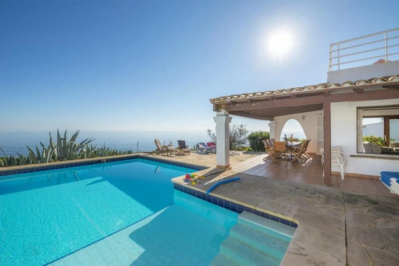 Villa Sol Naixent كالا فيريرا